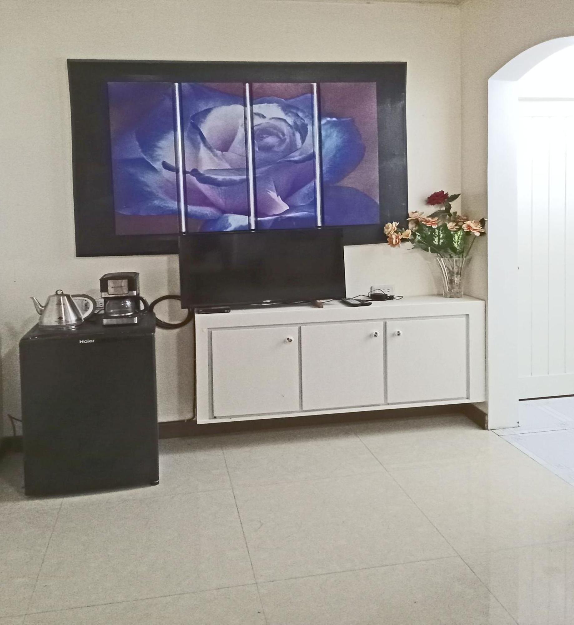 Leizel'S Bed & Breakfast Palompon ภายนอก รูปภาพ